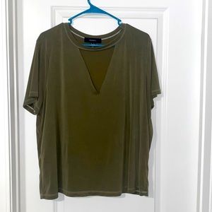 Forever 21 Size 2X Choker Neck Short Sleeve Tee